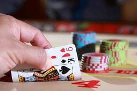 Aplikasi mulus4d menampilkan dashboard dengan pasar olahraga Liga 1 dan tabel casino langsung